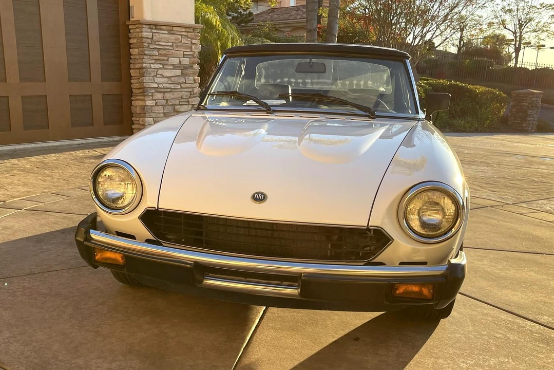 1982 Fiat 124 Sport Spider - Image 2 of 31