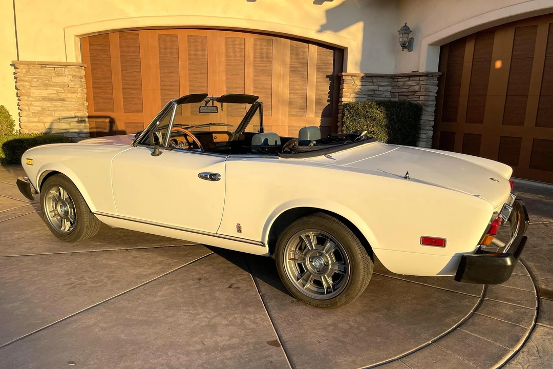 1982 Fiat 124 Sport Spider - Image 4 of 31