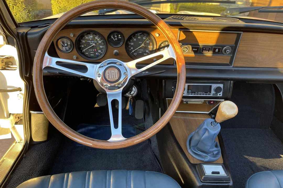 1982 Fiat 124 Sport Spider - Image 25 of 31