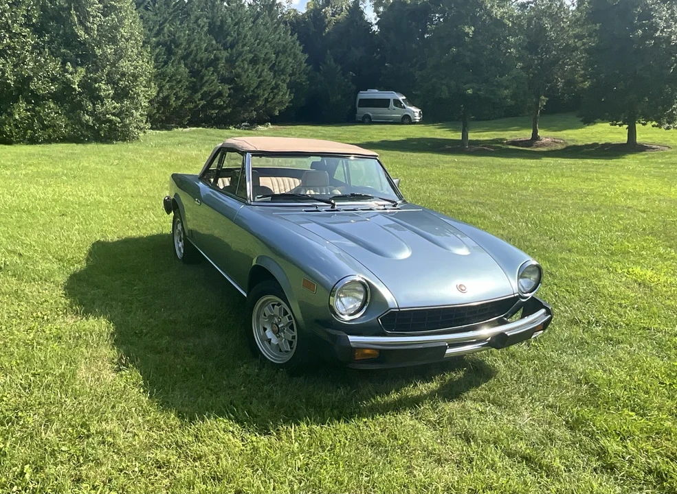 1982 Fiat 124 Sport Spider - Image 13 of 31