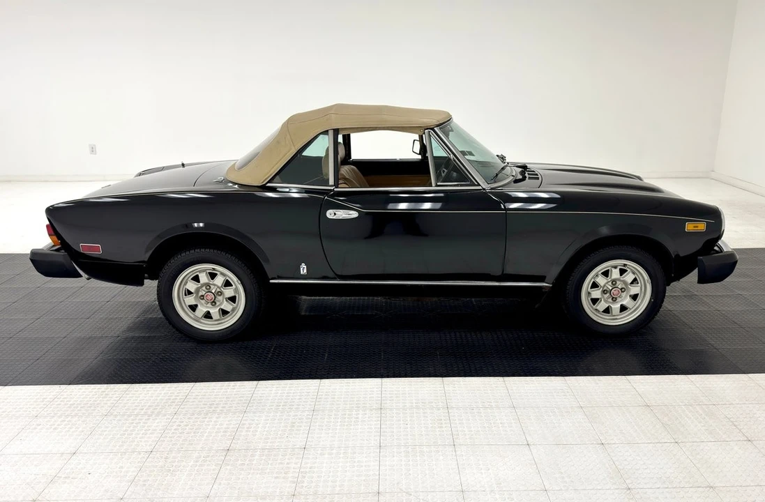 1982 Fiat 124 Sport Spider - Image 9 of 31