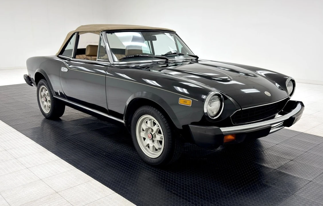 1982 Fiat 124 Sport Spider - Image 10 of 12