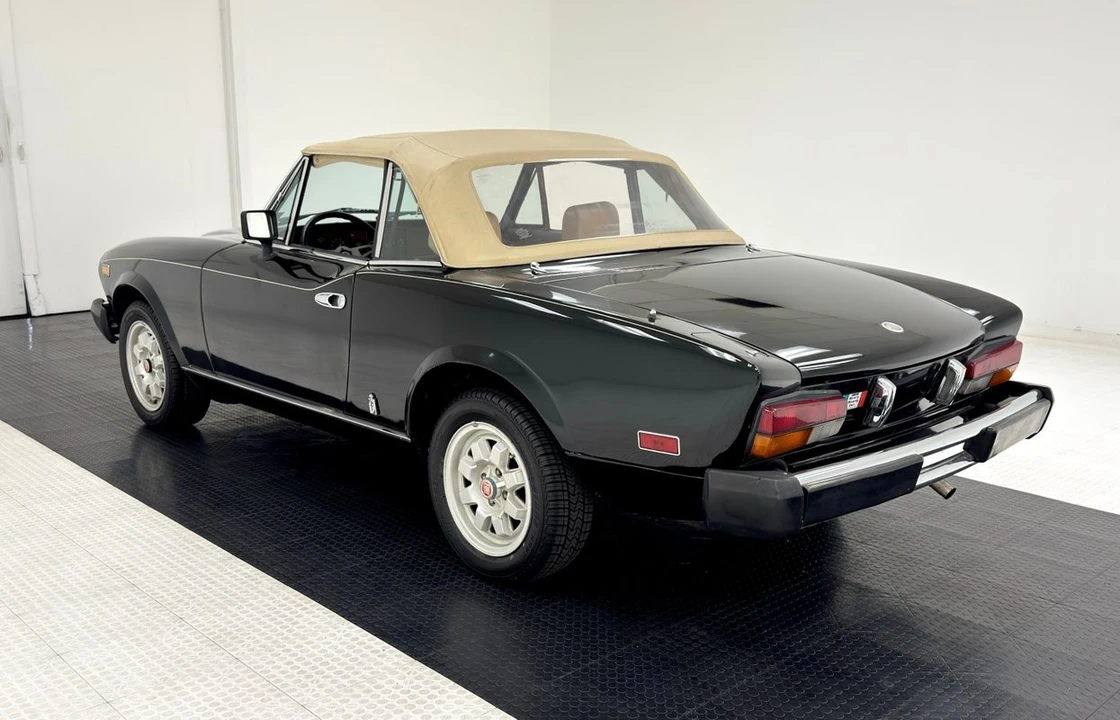 1982 Fiat 124 Sport Spider - Image 5 of 12