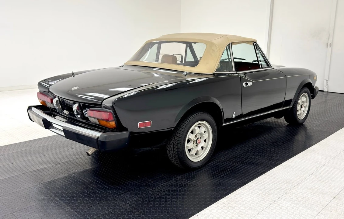 1982 Fiat 124 Sport Spider - Image 8 of 31