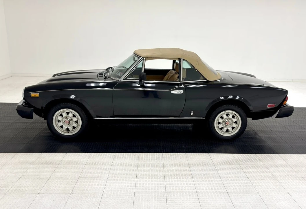 1982 Fiat 124 Sport Spider - Image 3 of 31