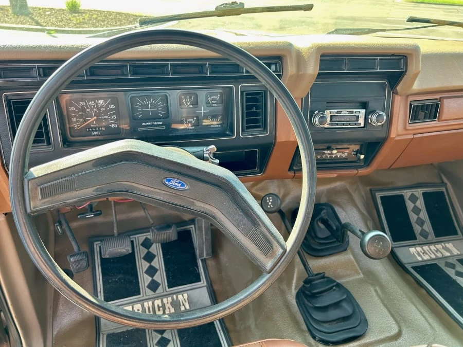 1982 Ford Bronco 3rd Gen - Image 9 of 12