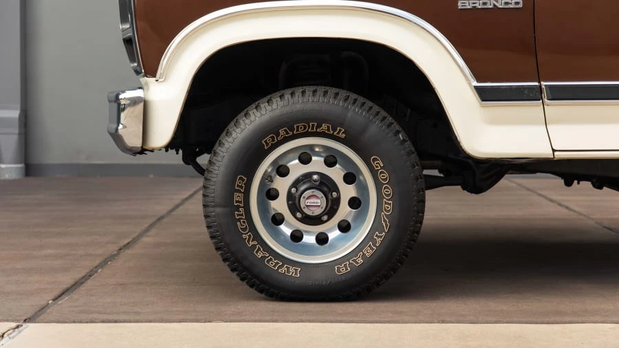 1982 Ford Bronco 3rd Gen - Image 16 of 18