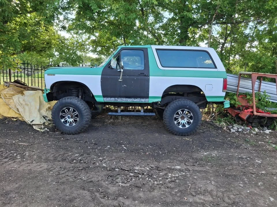 1982 Ford Bronco 3rd Gen - Image 2 of 7