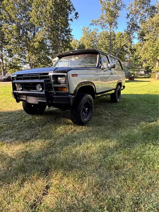 1982 Ford Bronco 3rd Gen - Image 2 of 10