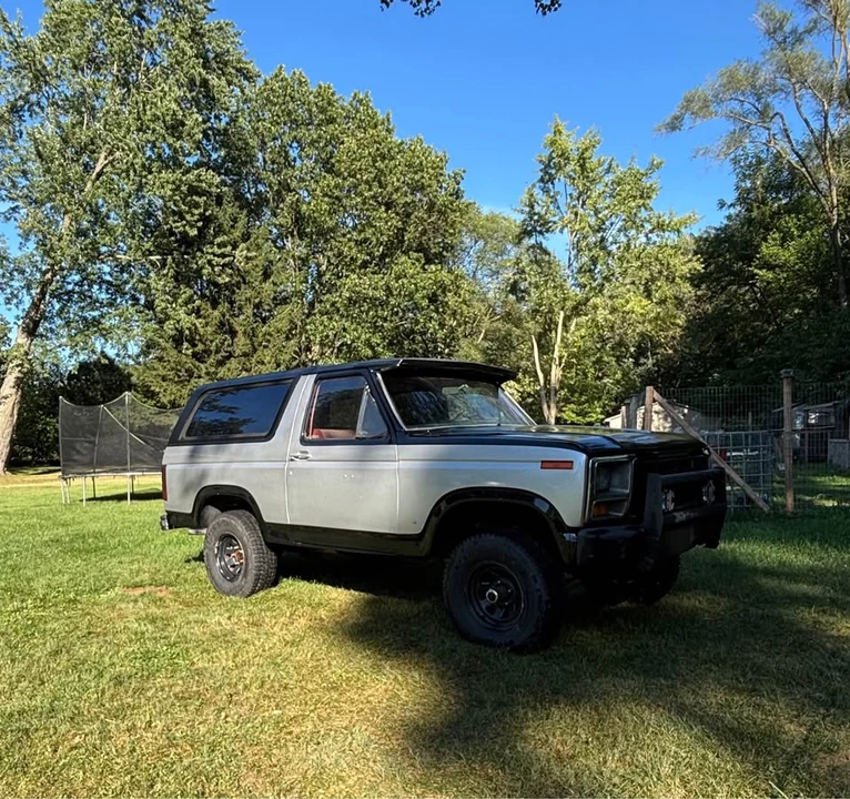 1982 Ford Bronco 3rd Gen - Image 3 of 10