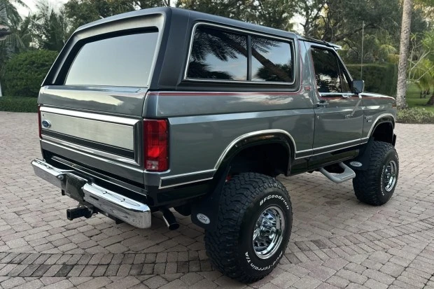 1982 Ford Bronco 3rd Gen - Image 2 of 7