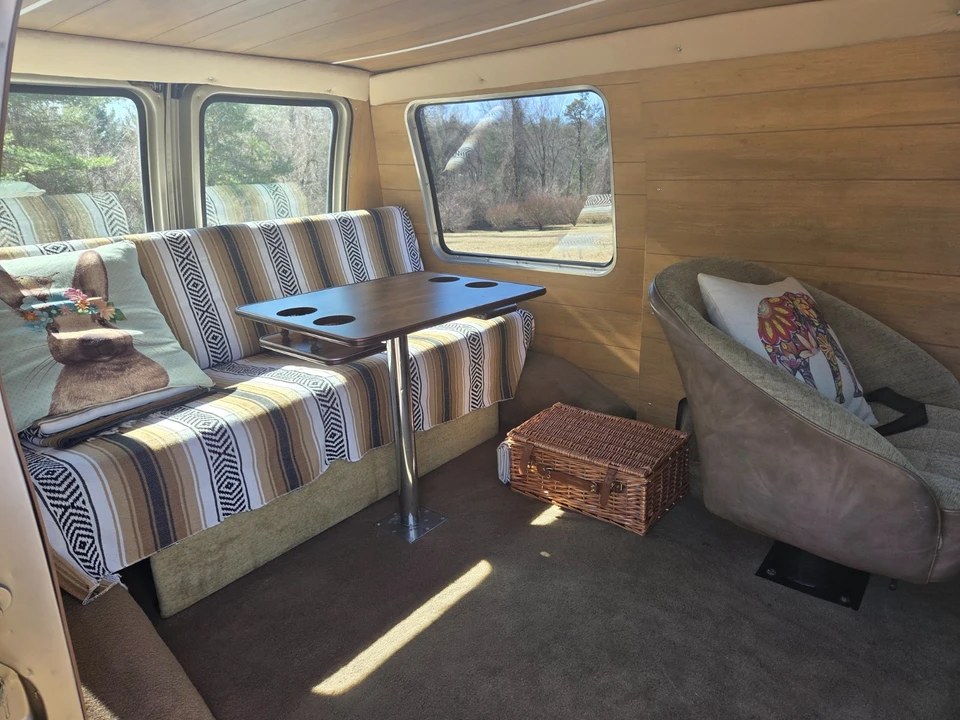1982 Ford Econoline Van - Image 10 of 16