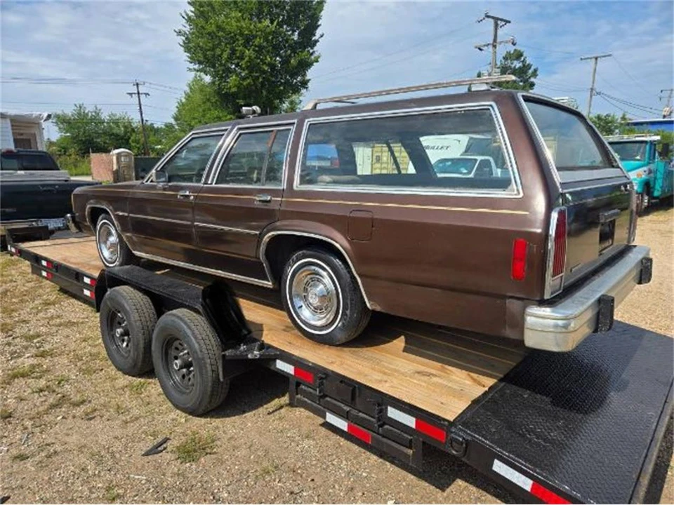 1982 Ford LTD - Image 2 of 20