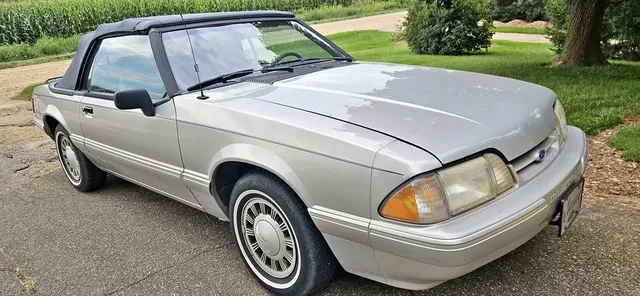 1982 Ford Mustang Convertible 2D
