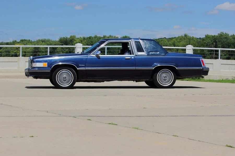1982 Ford Thunderbird 8th Gen - Image 2 of 12