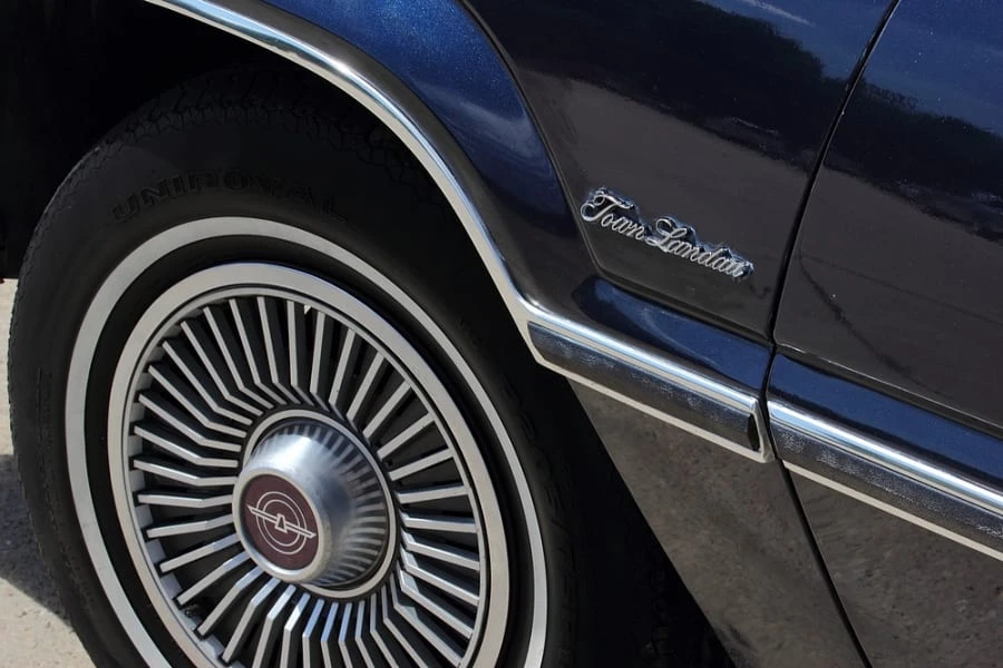 1982 Ford Thunderbird 8th Gen - Image 8 of 12