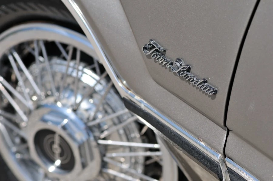 1982 Ford Thunderbird 8th Gen - Image 10 of 11