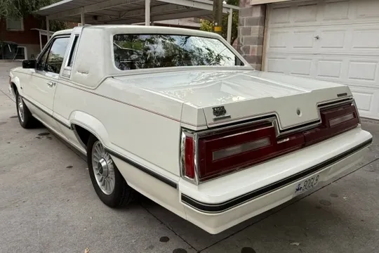 1982 Ford Thunderbird 7th Gen - Image 2 of 8
