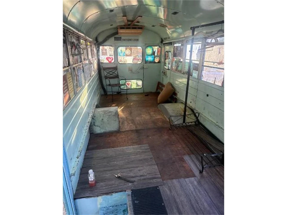 1982 GMC G-series Van - Image 7 of 9