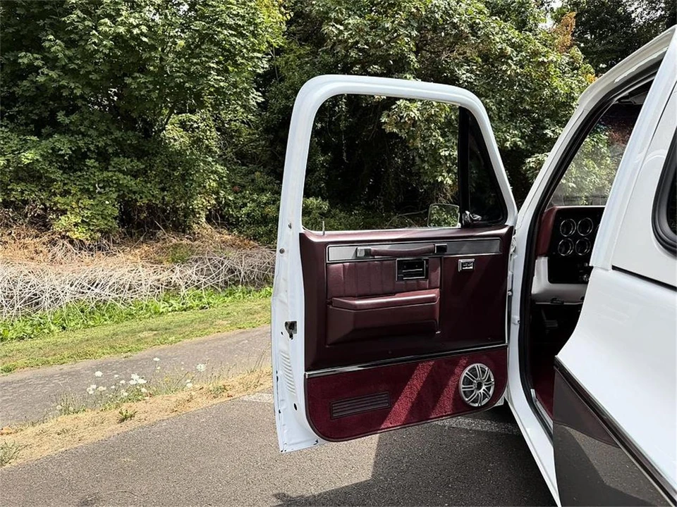 1982 GMC Jimmy 2nd Gen - Image 13 of 31