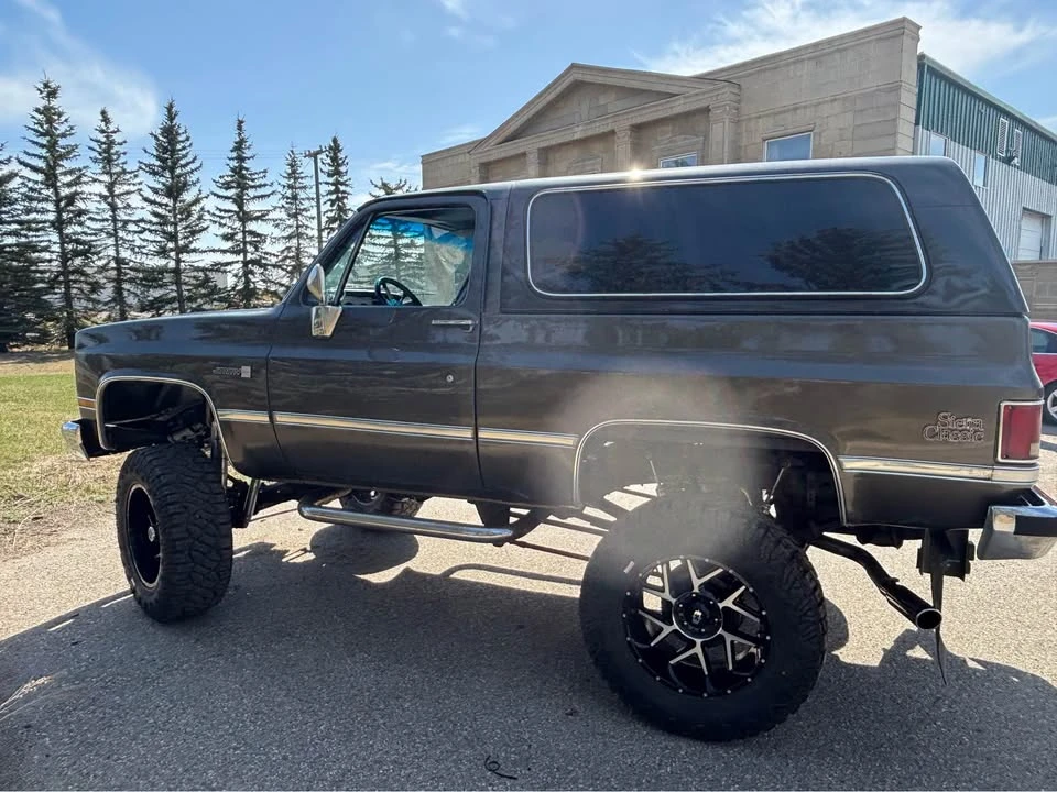 1982 GMC Jimmy 2nd Gen - Image 4 of 10