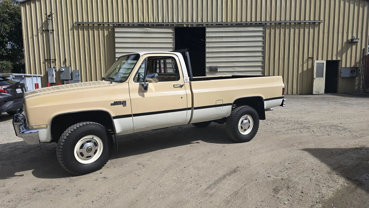 1982 GMC C/K 3rd Gen - Image 10 of 31