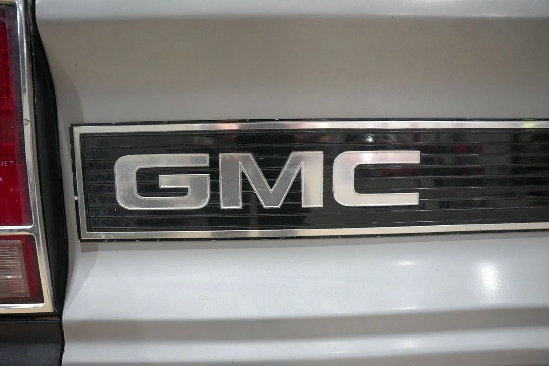 1982 GMC Jimmy 2nd Gen - Image 25 of 31