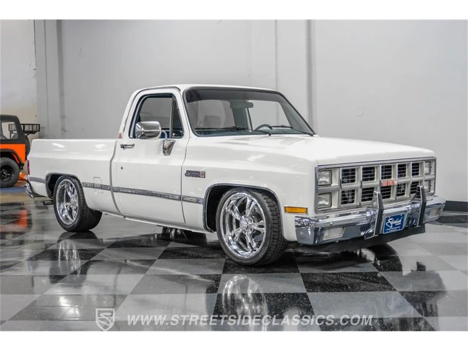 1982 GMC Sierra - Image 16 of 31