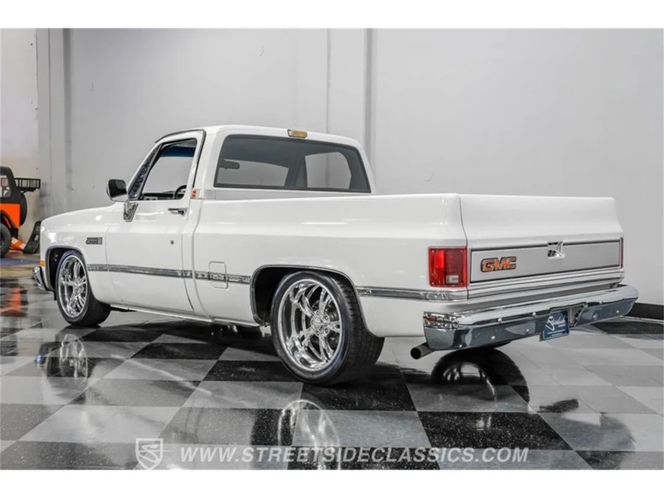 1982 GMC Sierra - Image 9 of 31