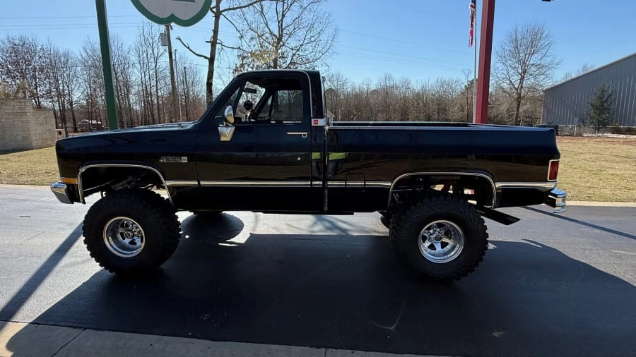 1982 GMC C/K 3rd Gen - Image 2 of 18