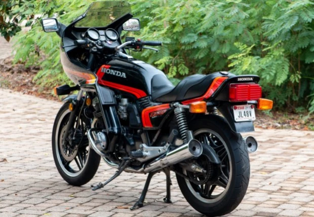 1982 Honda Super Sport: CB750F & CB900F & CB1100F - Image 2 of 6