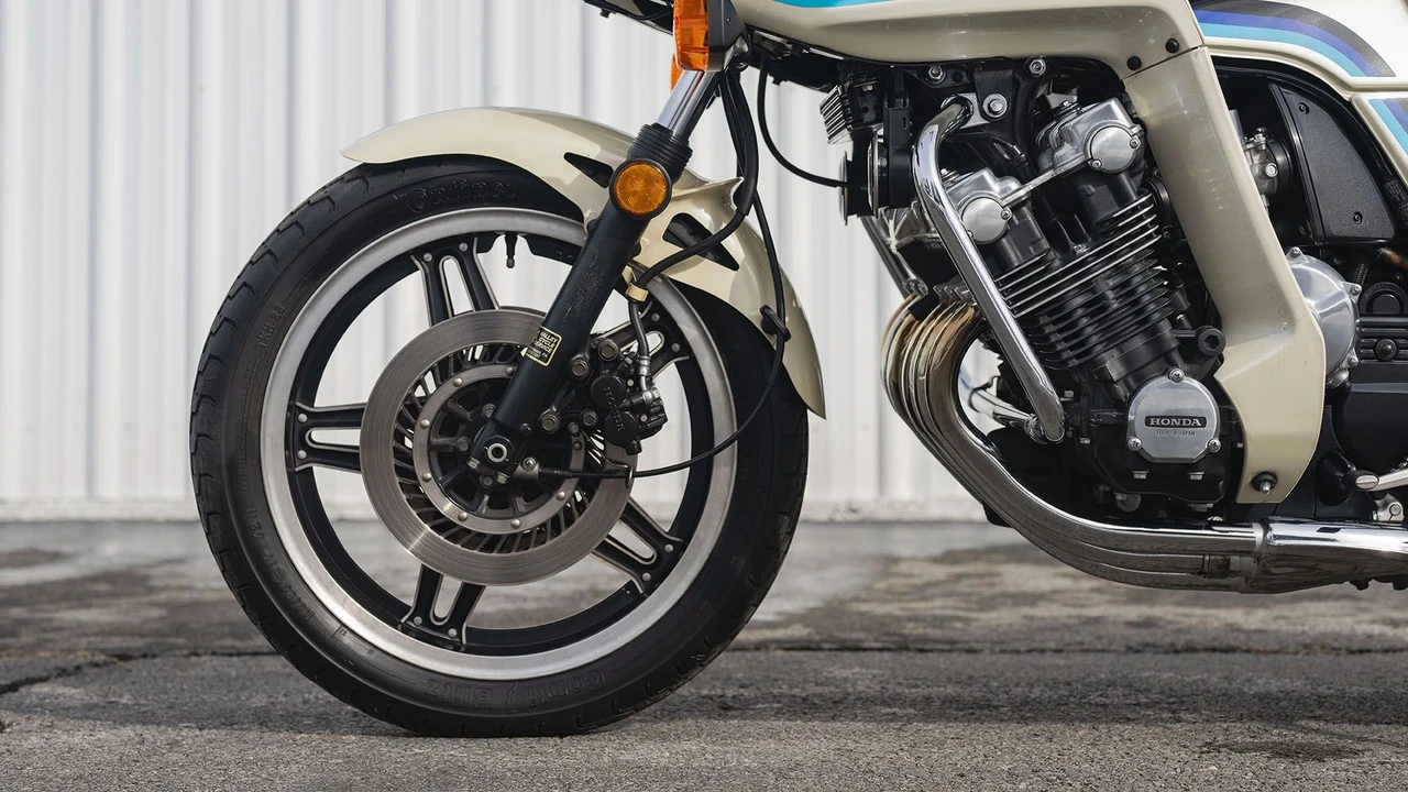 1982 Honda CBX - Image 16 of 31