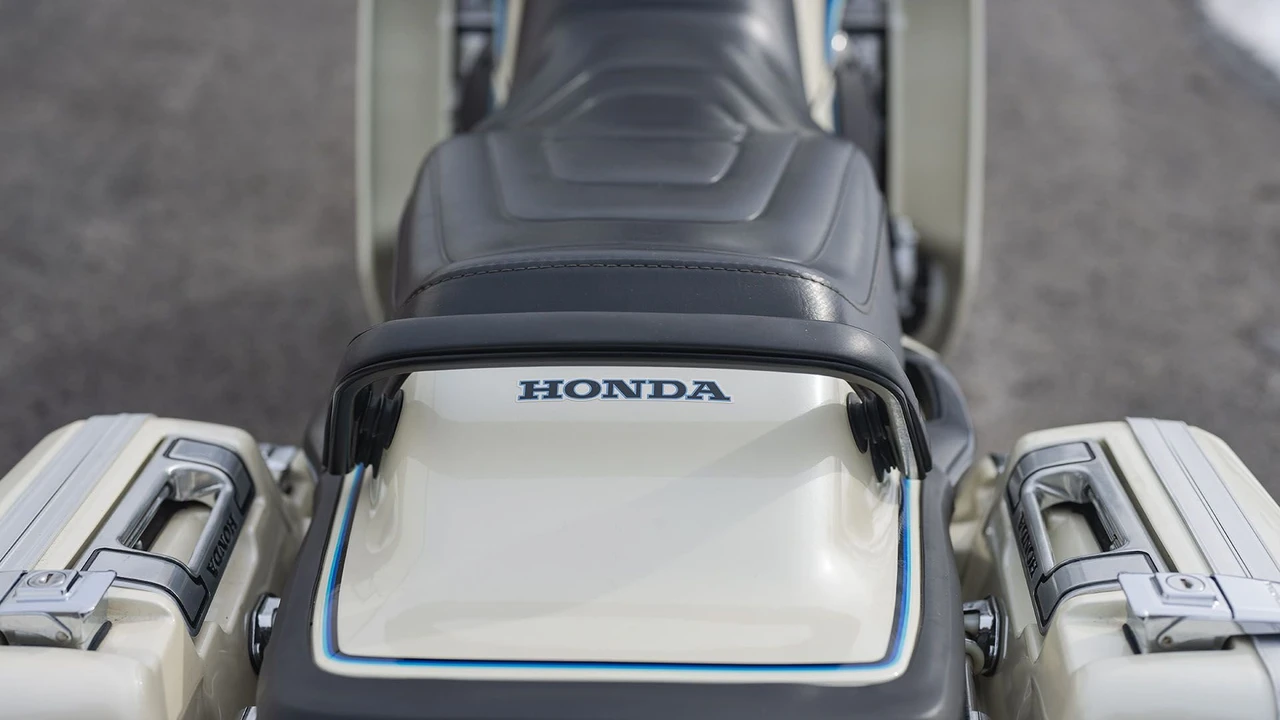1982 Honda CBX - Image 15 of 31