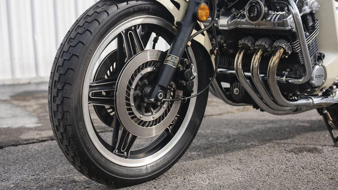 1982 Honda CBX - Image 25 of 31