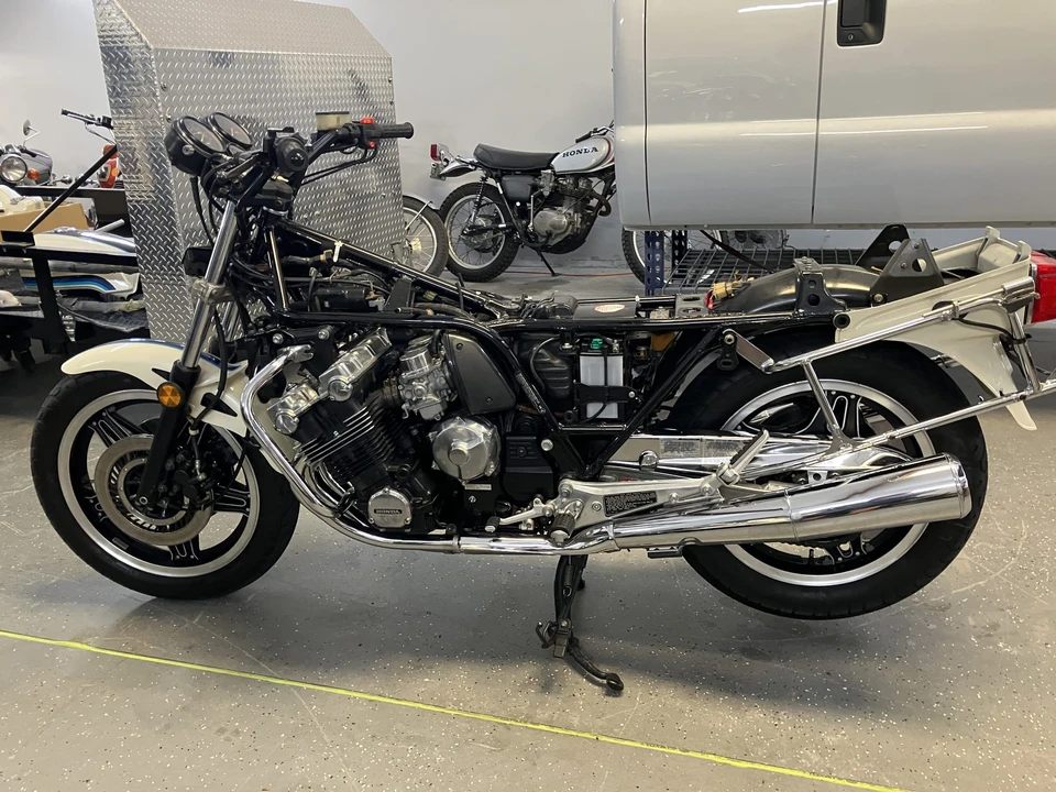 1982 Honda CBX - Image 25 of 31