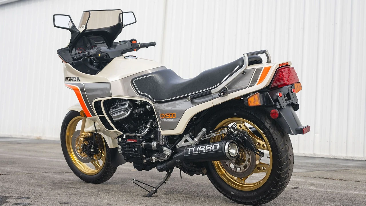 1982 Honda CX - Image 10 of 31