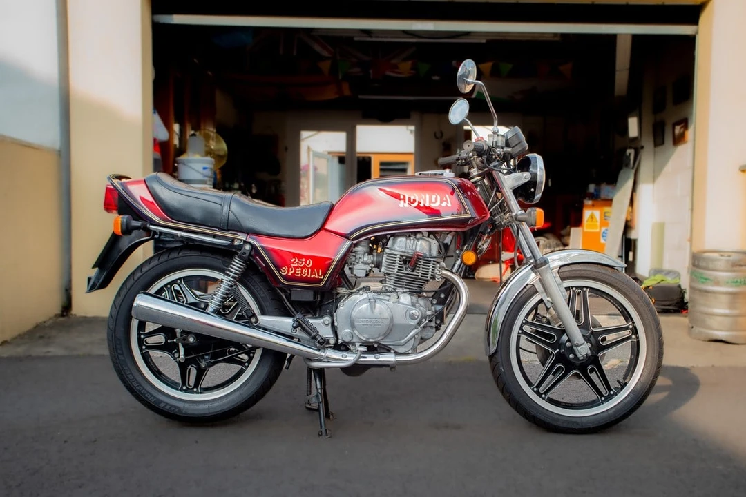1981 Honda CB400 - Image 3 of 30
