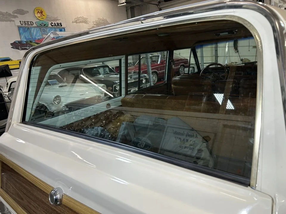 1982 Jeep SJ Wagoneer - Image 18 of 21