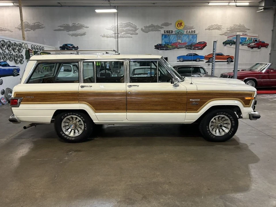1982 Jeep SJ Wagoneer - Image 4 of 21