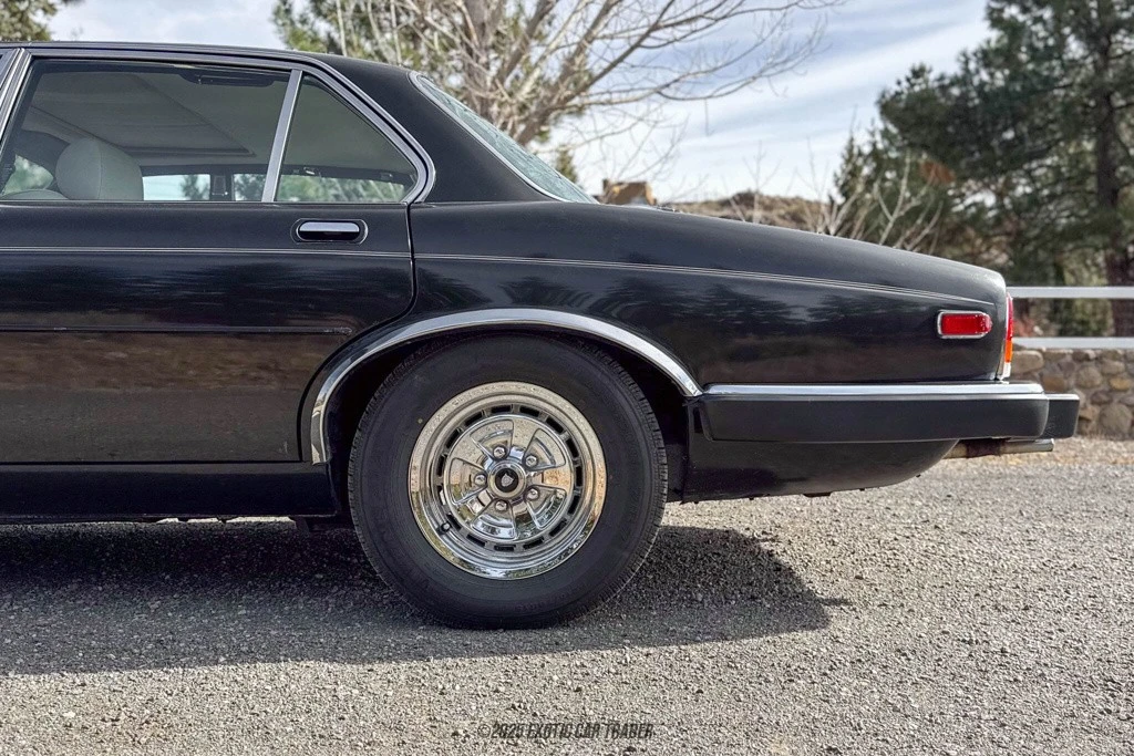 1982 Jaguar XJ Series 3 - Image 5 of 12