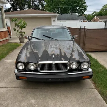 1982 Jaguar XJ6 Majestic Sedan 4D