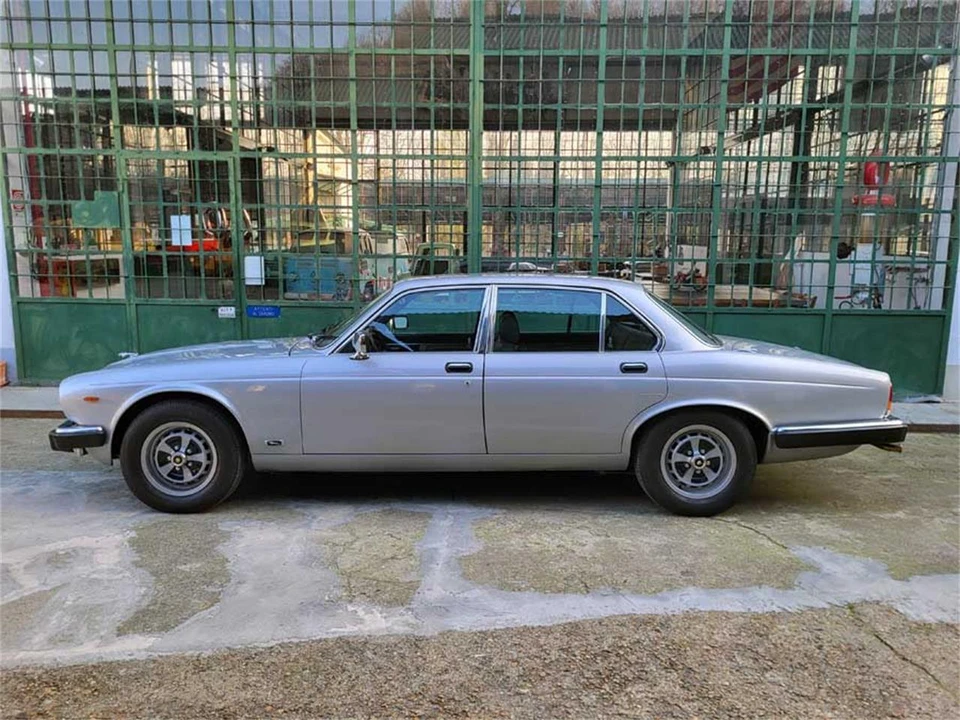 1982 Jaguar XJ Series 3 - Image 2 of 31