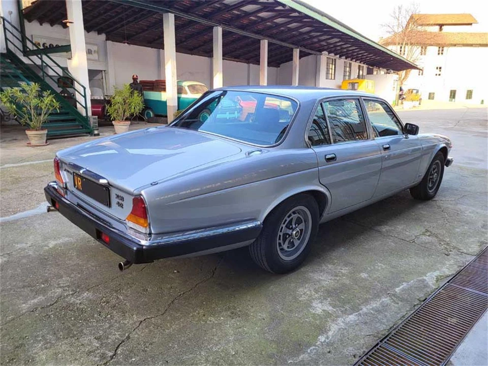 1982 Jaguar XJ Series 3 - Image 10 of 31