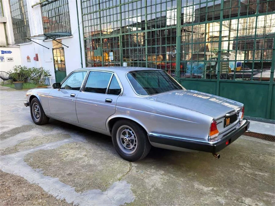 1982 Jaguar XJ Series 3 - Image 14 of 31