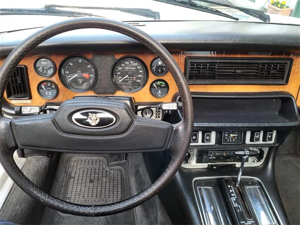 1982 Jaguar XJ Series 3 - Image 21 of 31