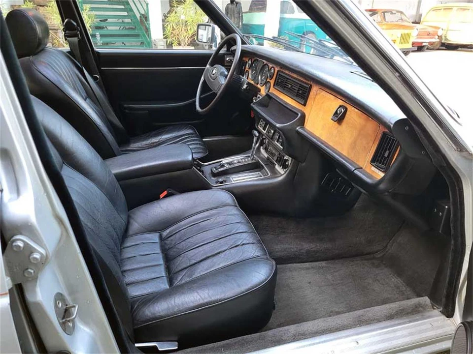 1982 Jaguar XJ Series 3 - Image 26 of 31
