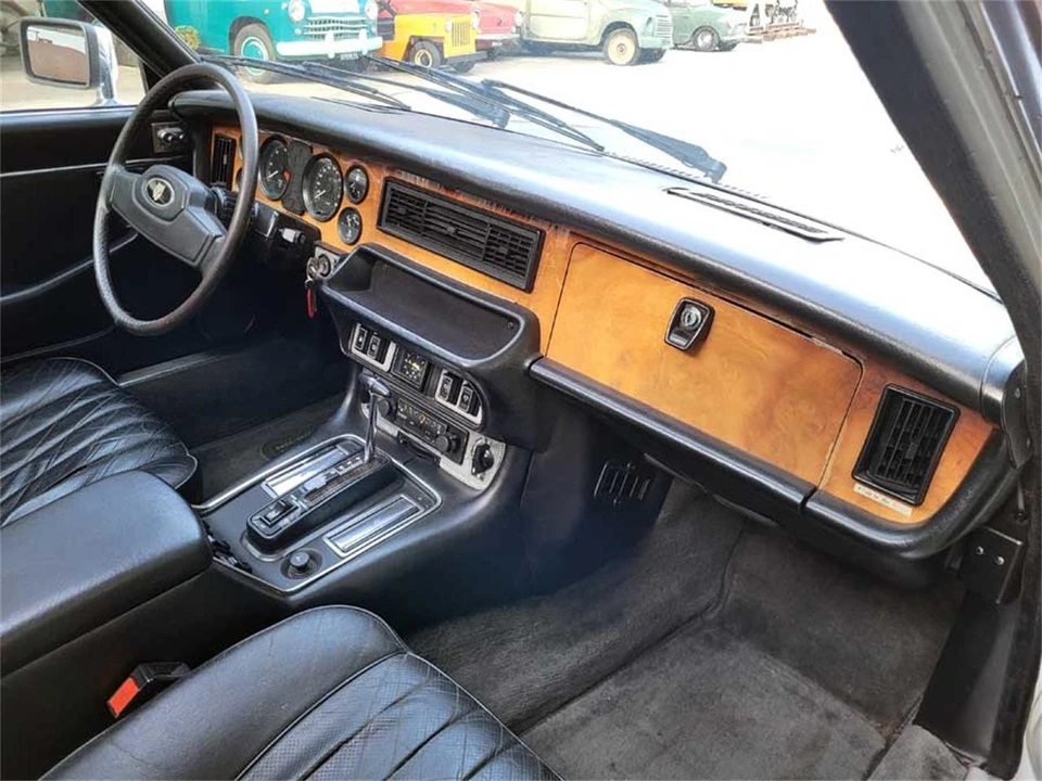 1982 Jaguar XJ Series 3 - Image 28 of 31