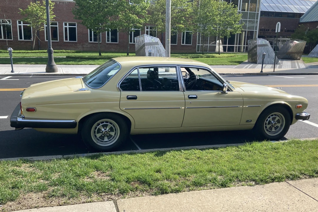 1982 Jaguar XJ Series 3 - Image 3 of 31