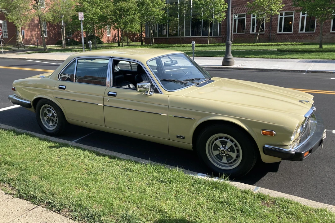 1982 Jaguar XJ Series 3 - Image 2 of 31
