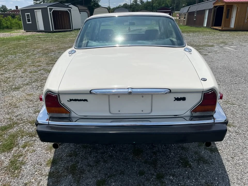 1982 Jaguar XJ Series 3 - Image 8 of 15